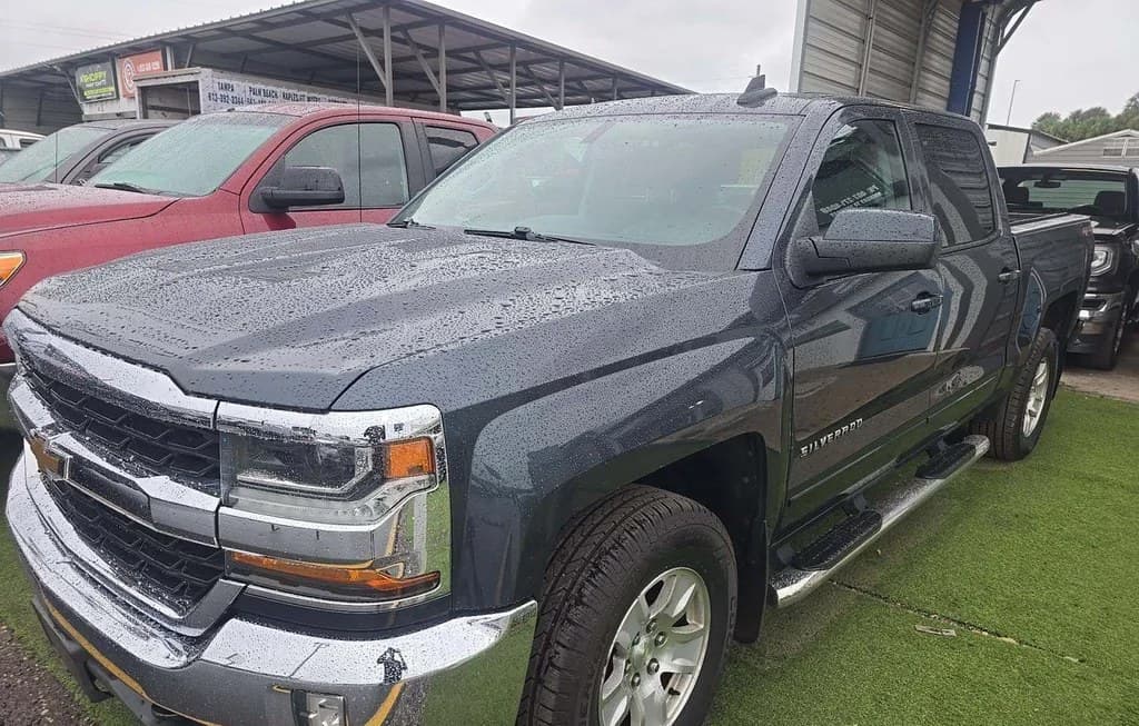 2017 CHEVROLET SILVERADO 1500 LT CREW CAB SHORT BED 1LT