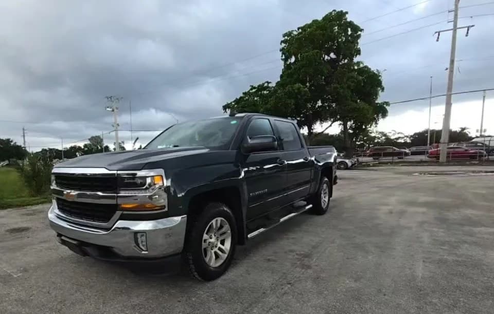 2017 CHEVROLET SILVERADO 1500 LT CREW CAB SHORT BED 1LT