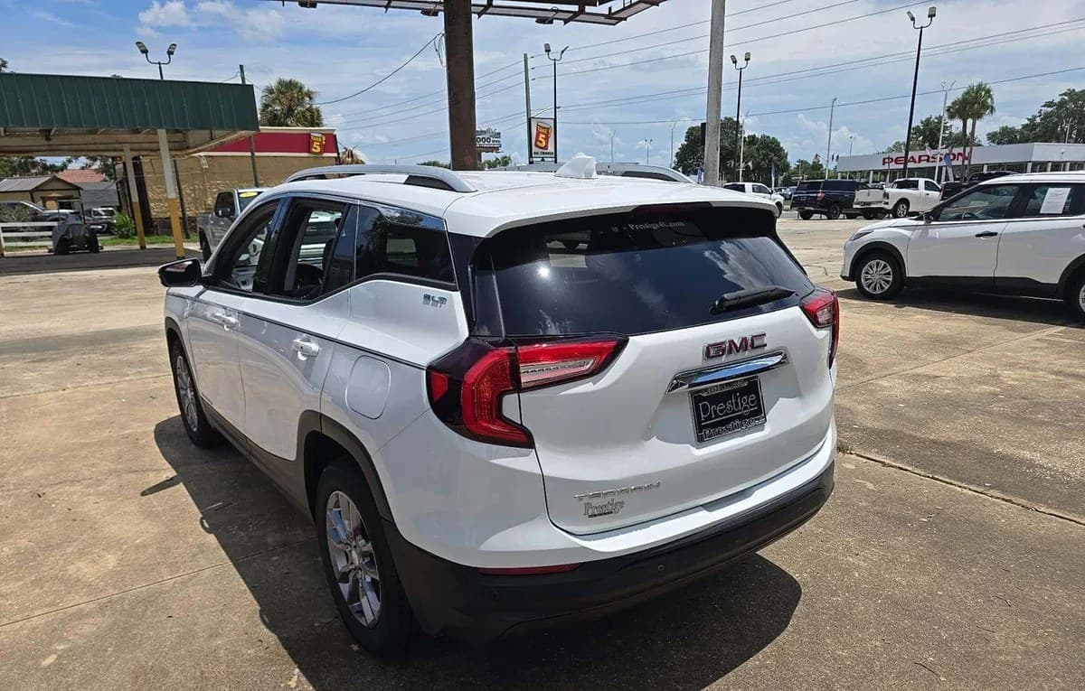 2023 GMC TERRAIN SLT 3