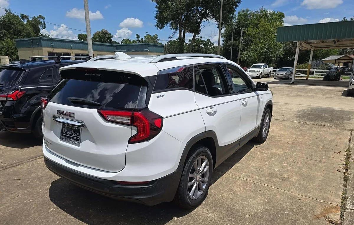 2023 GMC TERRAIN SLT 4