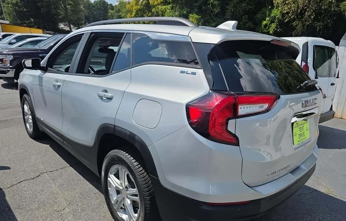 2022 GMC TERRAIN SLE 3