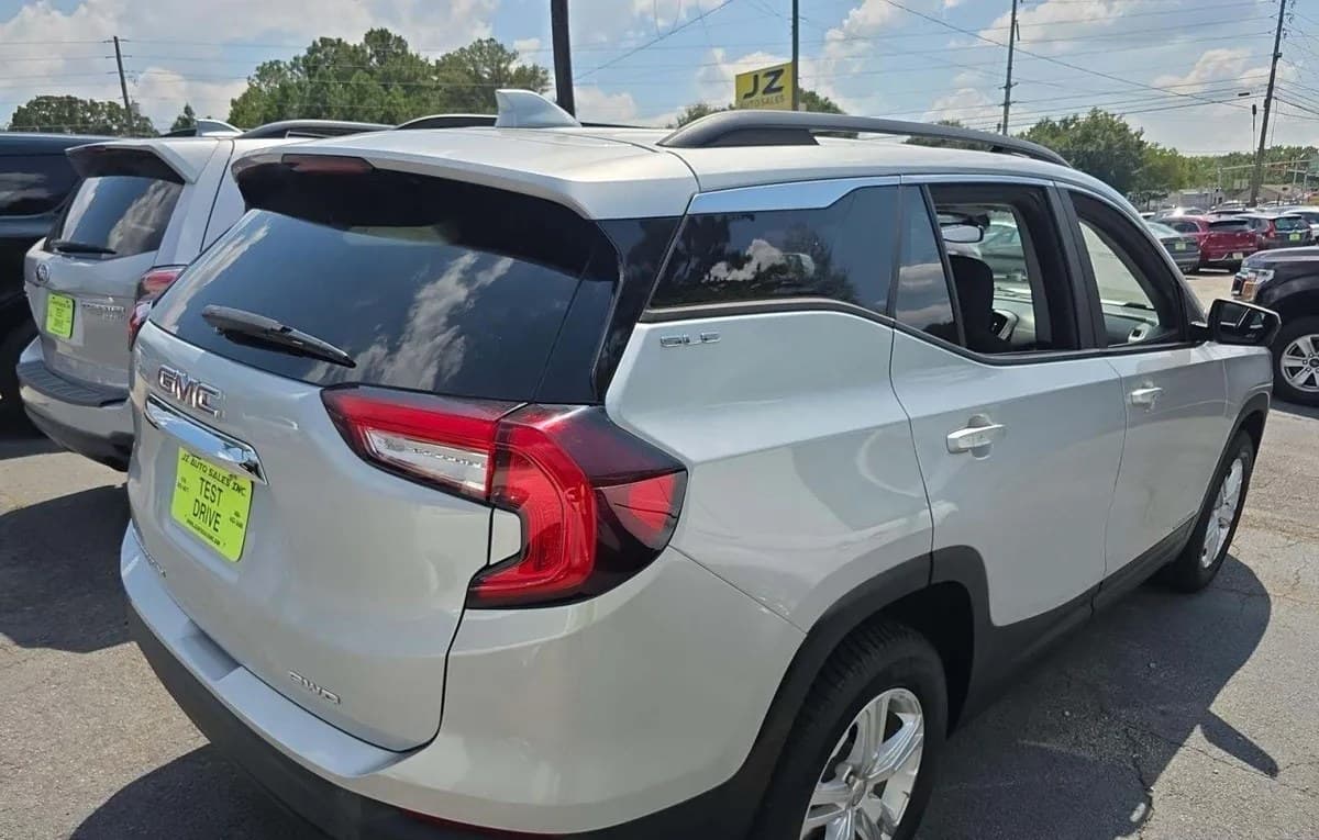 2022 GMC TERRAIN SLE 4
