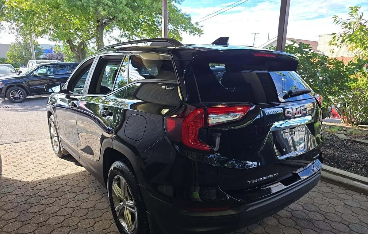 2022 GMC TERRAIN SLE 3