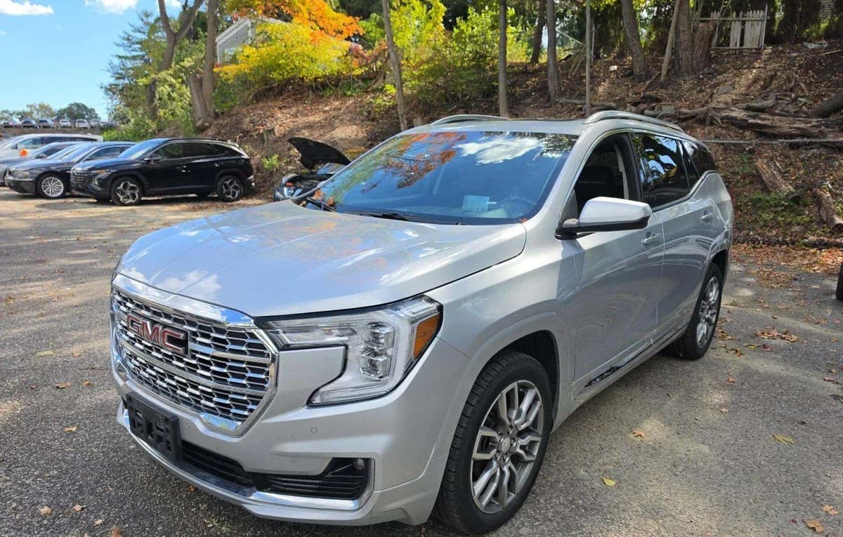 2022 GMC TERRAIN DENALI 5SA 2