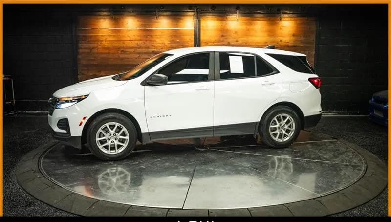 2023 CHEVROLET EQUINOX LS 2