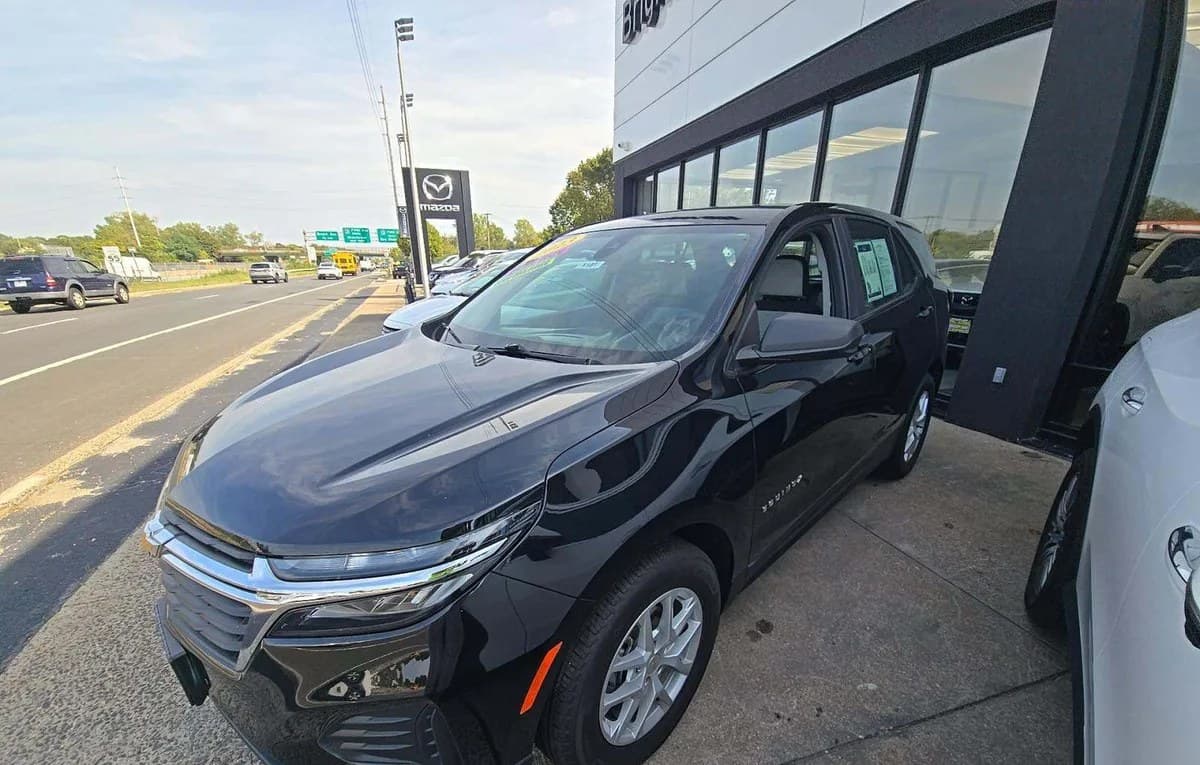 2023 CHEVROLET EQUINOX LS 2