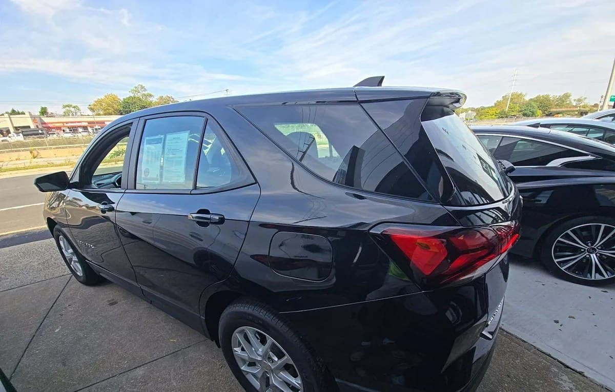 2023 CHEVROLET EQUINOX LS 3