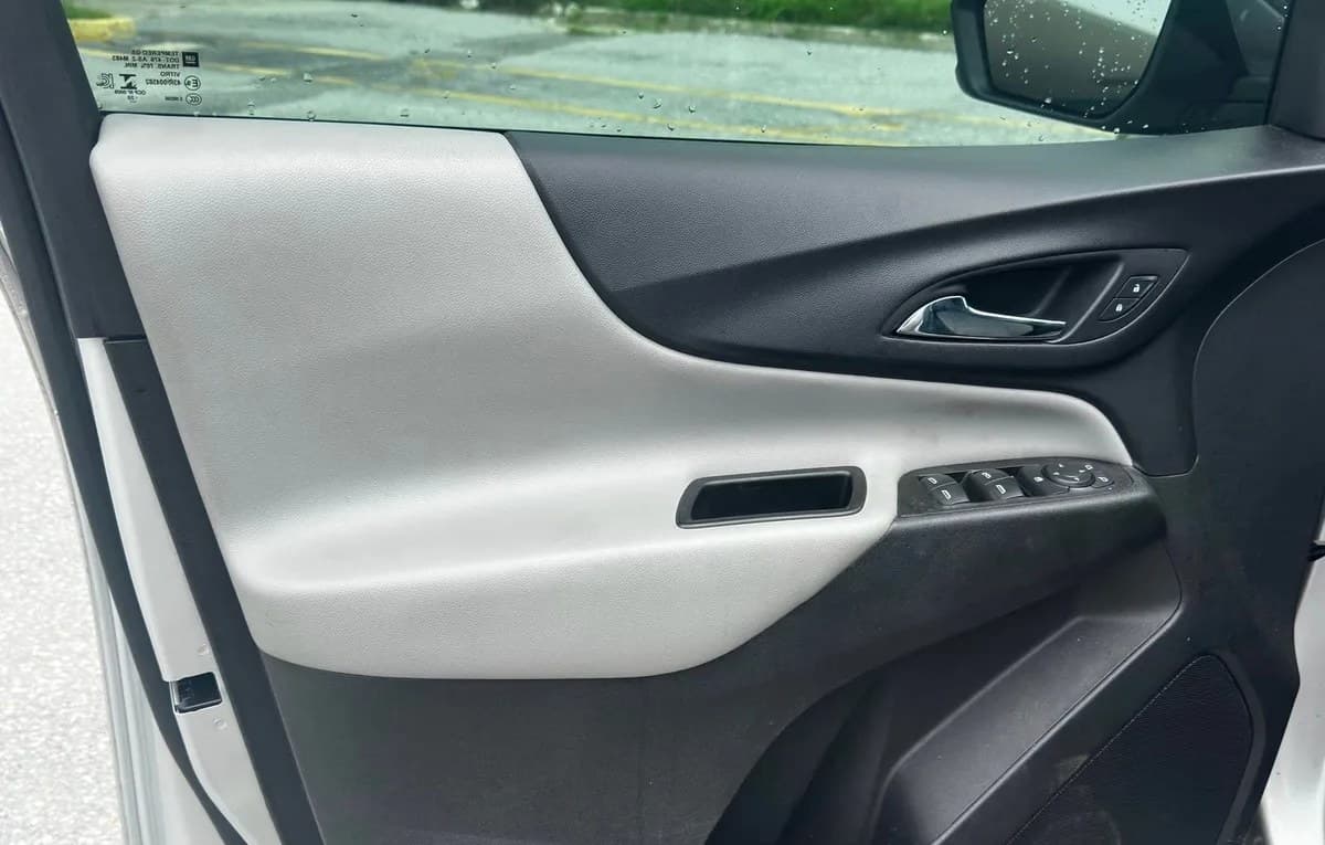 2020 CHEVROLET EQUINOX LS 7