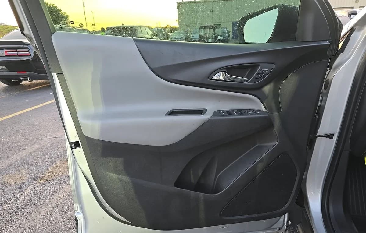 2019 CHEVROLET EQUINOX LS 6