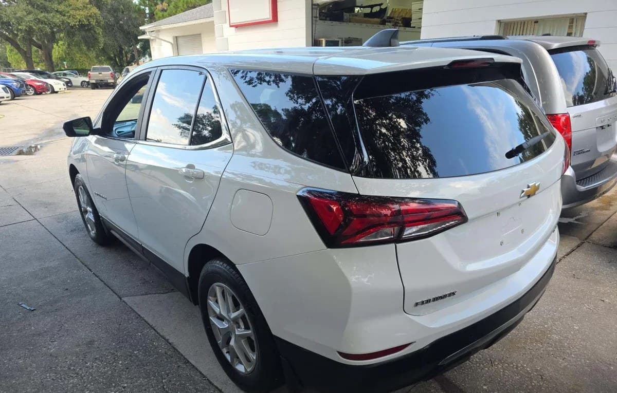 2023 CHEVROLET EQUINOX LT 3