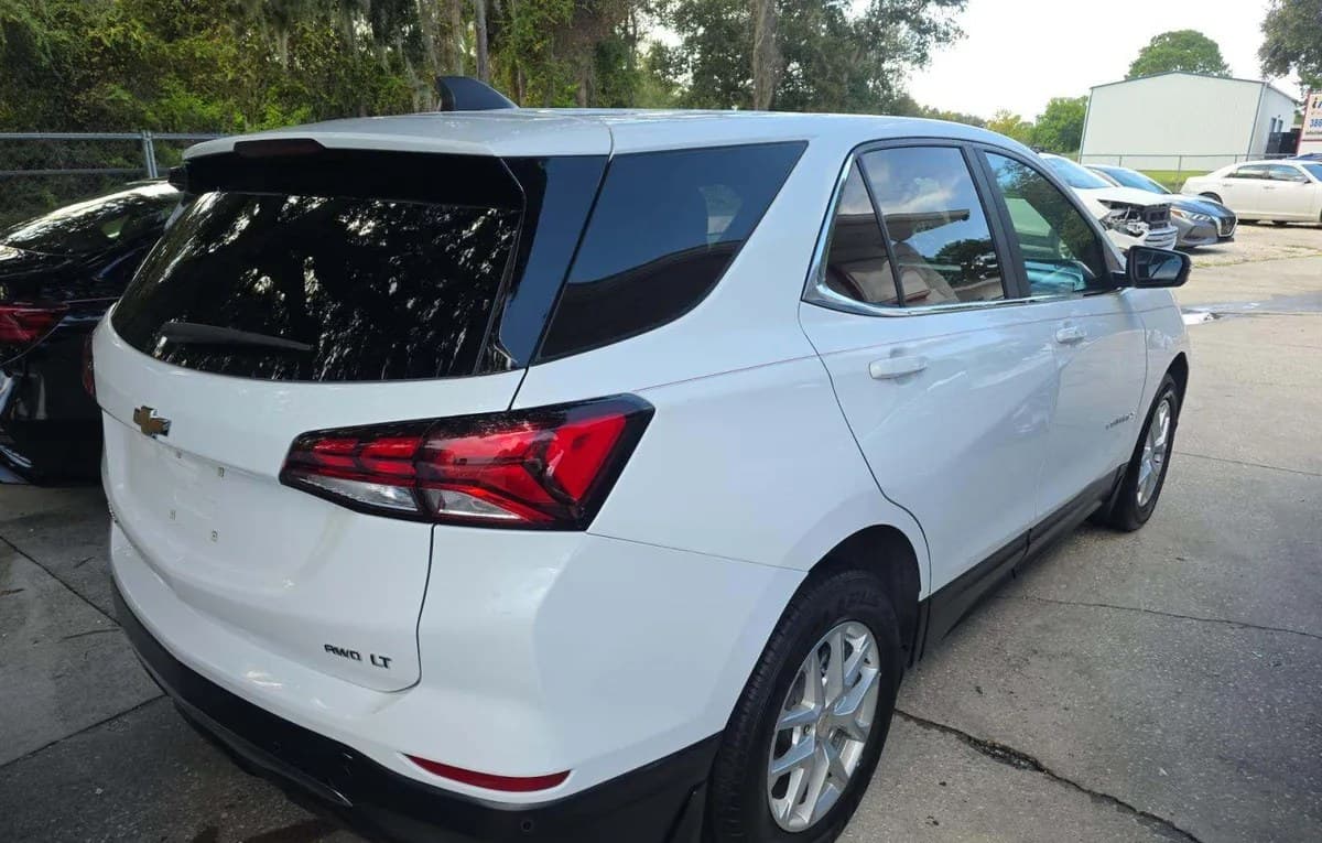 2023 CHEVROLET EQUINOX LT 4