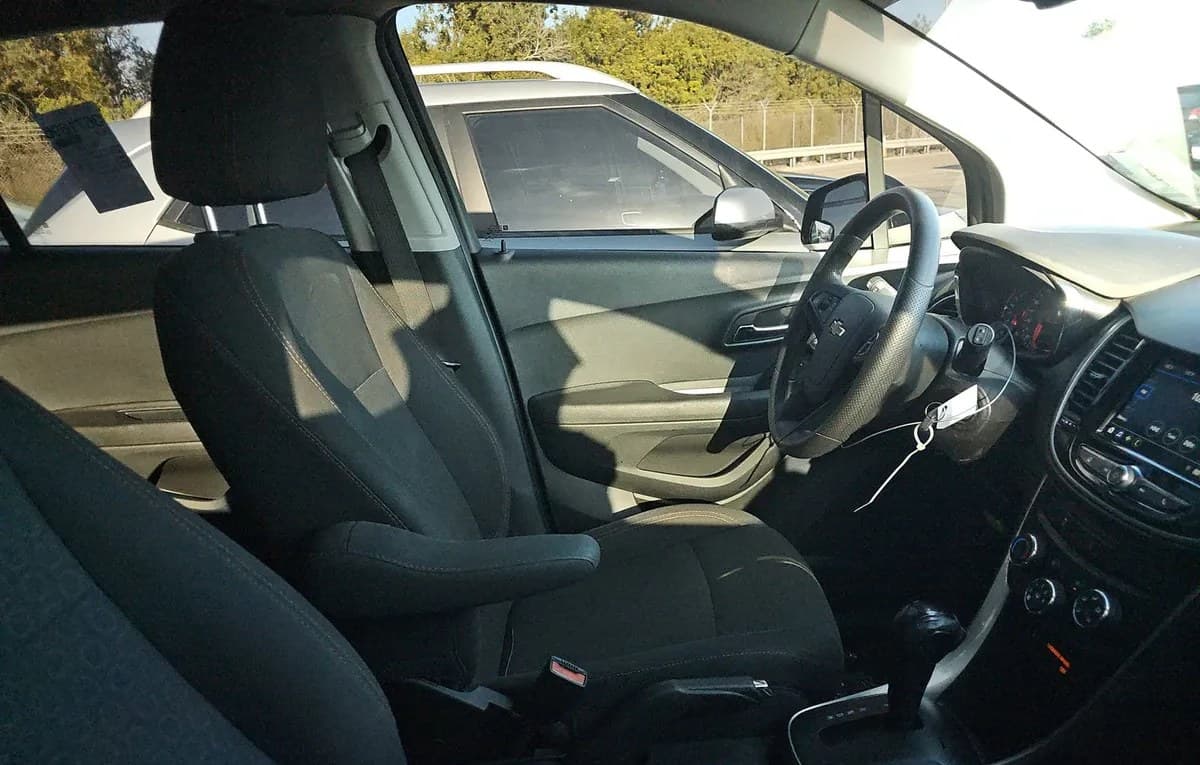 2020 CHEVROLET TRAX LS 4