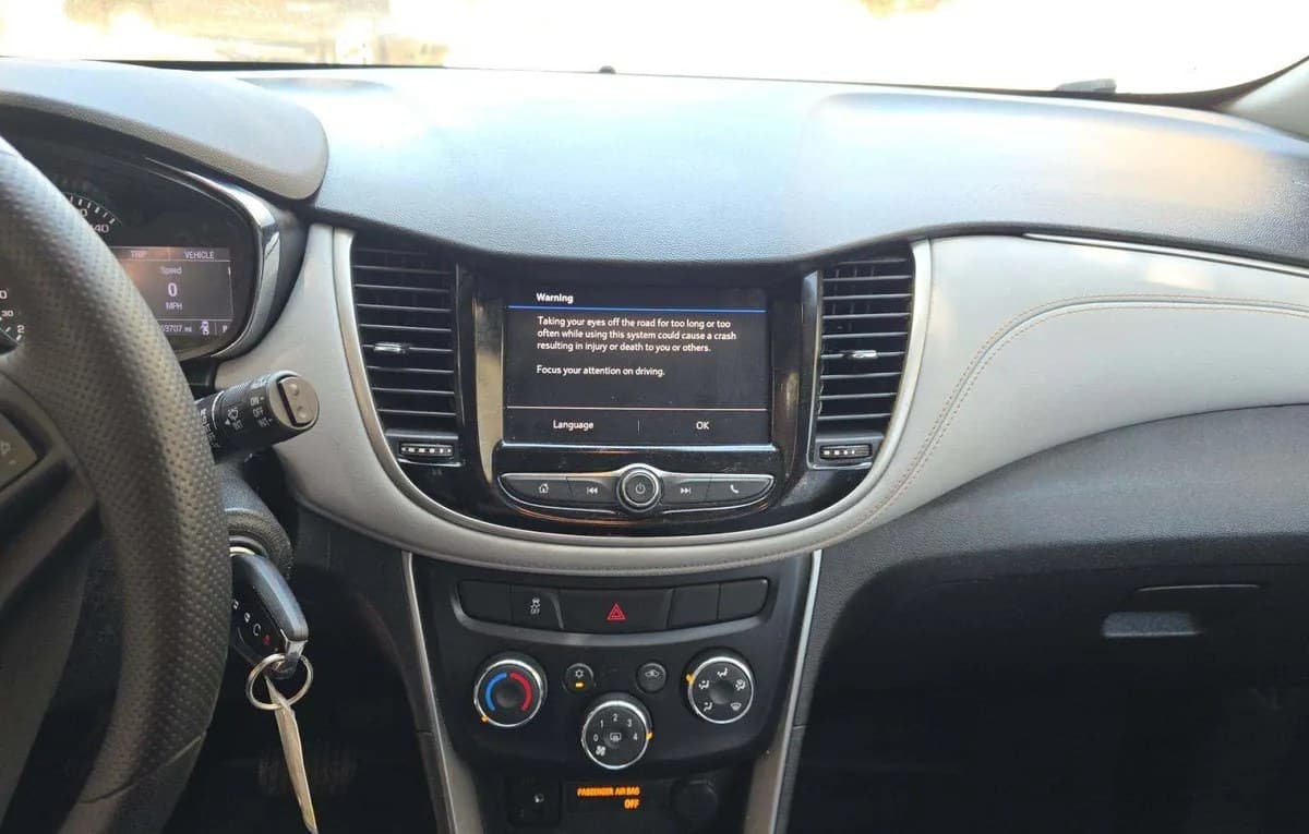2020 CHEVROLET TRAX LT 7