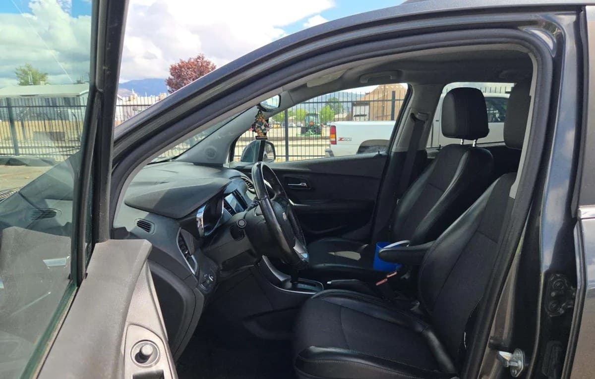 2020 CHEVROLET TRAX LT 4