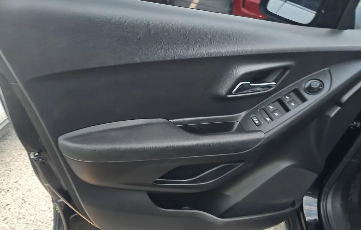 2019 CHEVROLET TRAX LS 6