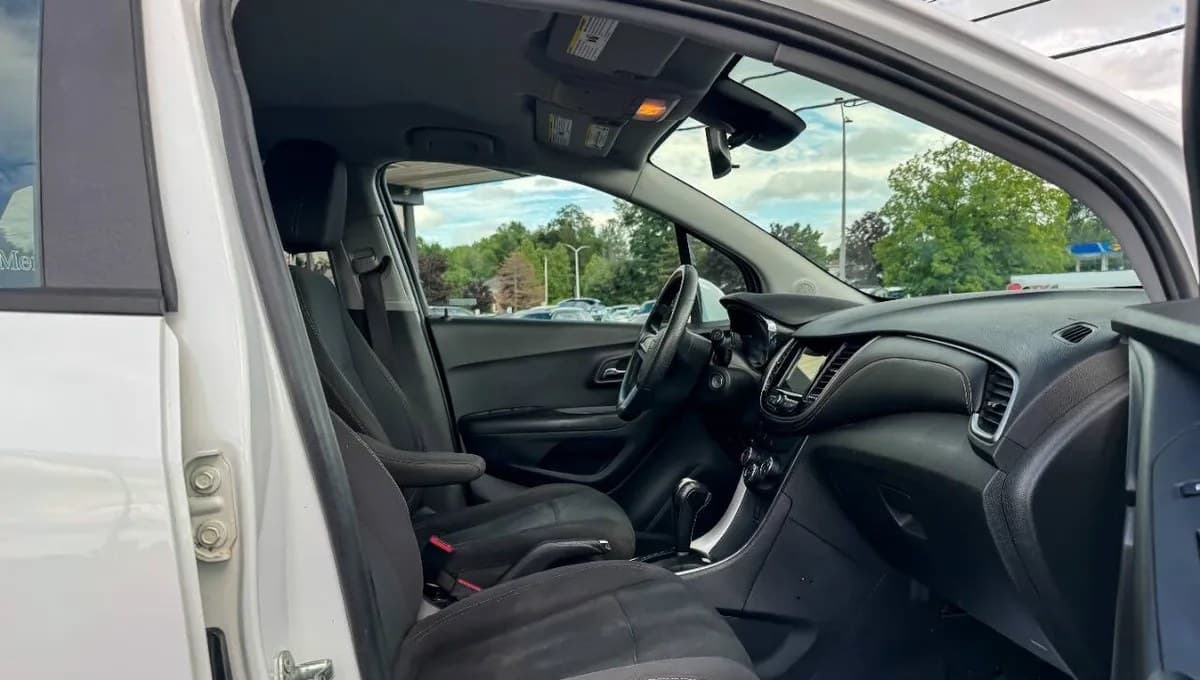 2019 CHEVROLET TRAX LS 7