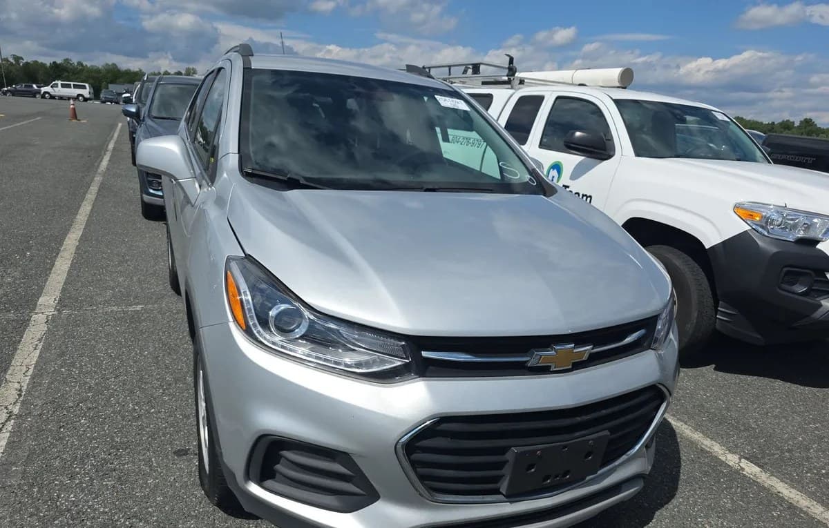 2019 CHEVROLET TRAX LT 2