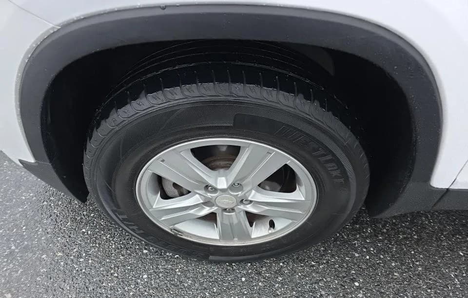 2019 CHEVROLET TRAX LT 5