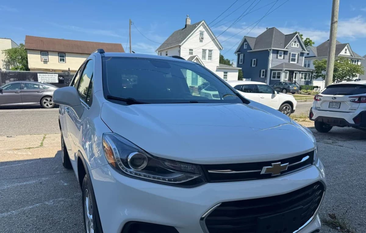 2020 CHEVROLET TRAX LT 2