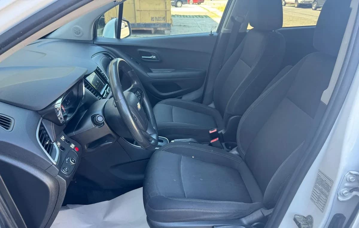2020 CHEVROLET TRAX LT 7