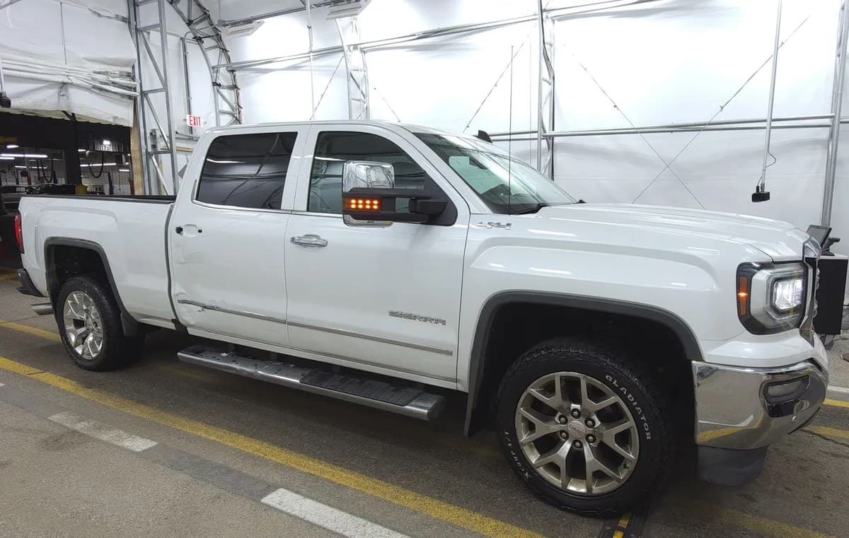 2017 GMC SIERRA 1500 SLT CREW CAB MEDIUM BED 4SA 4