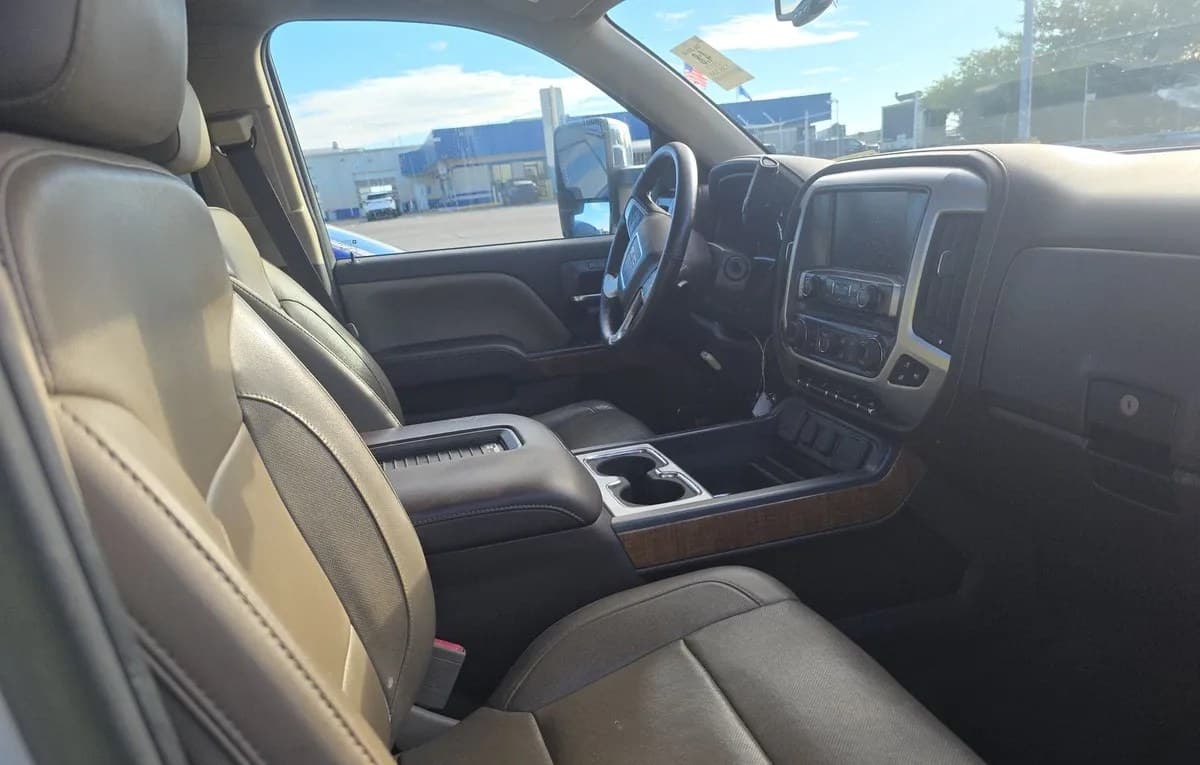 2017 GMC SIERRA 1500 SLT CREW CAB MEDIUM BED 4SA 5