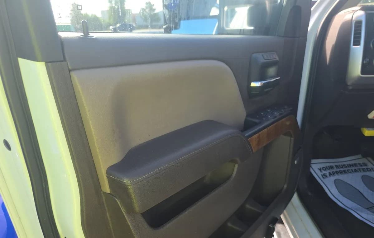 2017 GMC SIERRA 1500 SLT CREW CAB MEDIUM BED 4SA 6