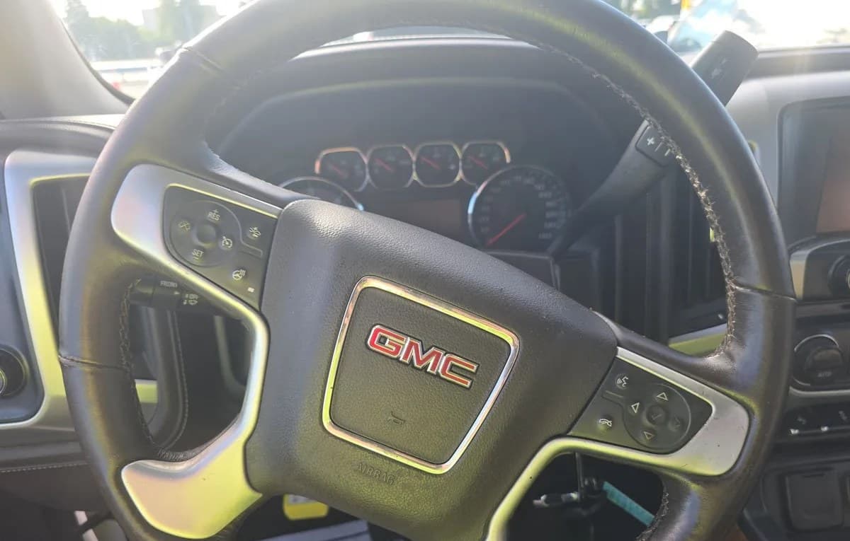 2017 GMC SIERRA 1500 SLT CREW CAB MEDIUM BED 4SA 7