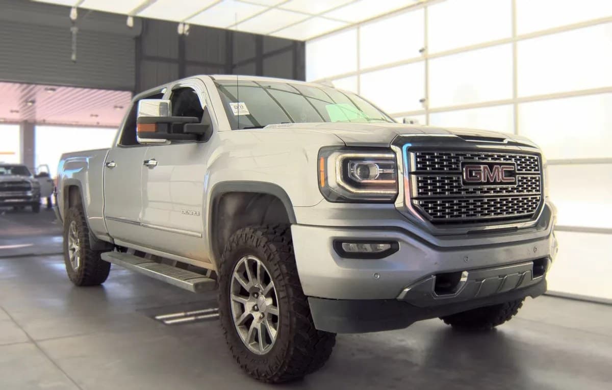 2017 GMC SIERRA 1500 DENALI CREW CAB MEDIUM BED 4