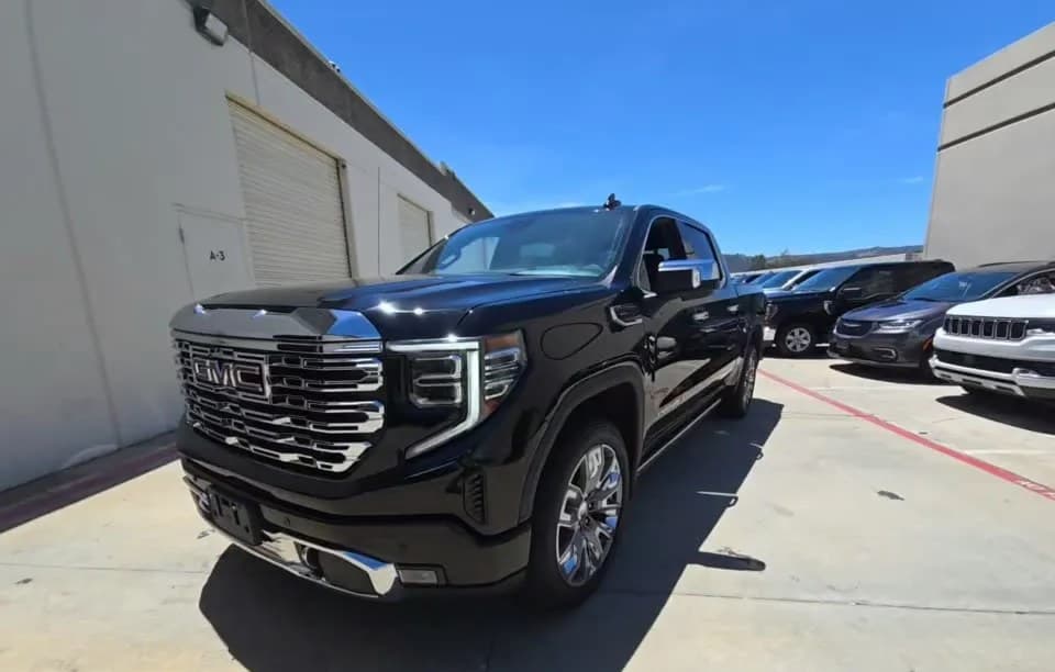 2025 GMC SIERRA 1500 DENALI CREW CAB SHORT BED 5SA