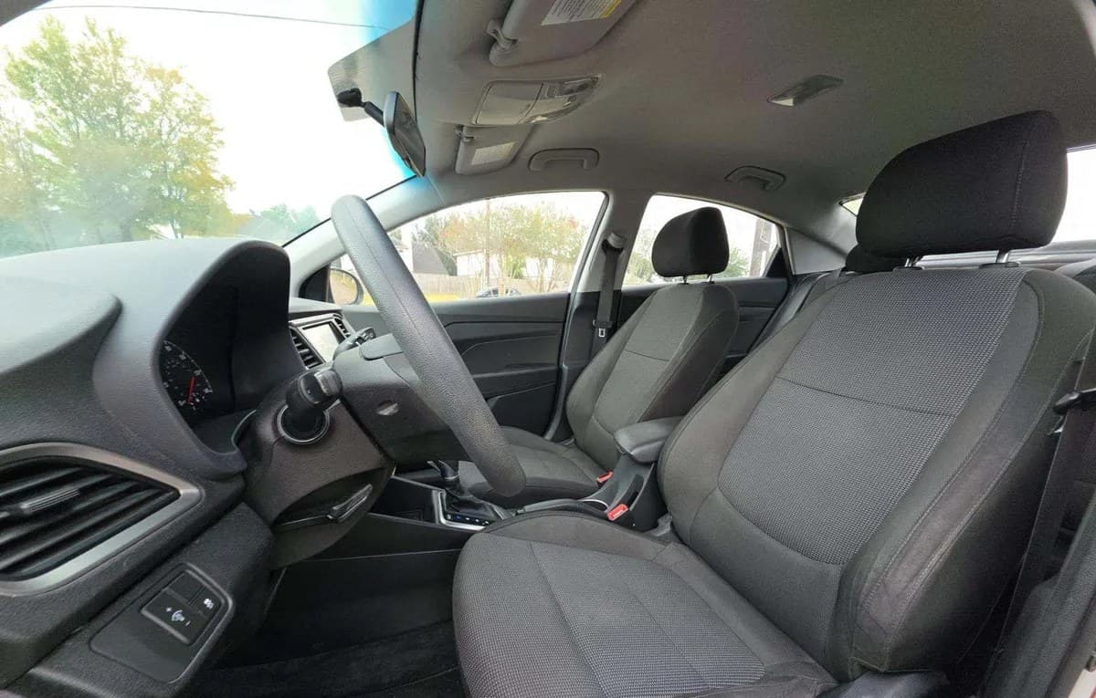 2018 HYUNDAI ACCENT SEL 4