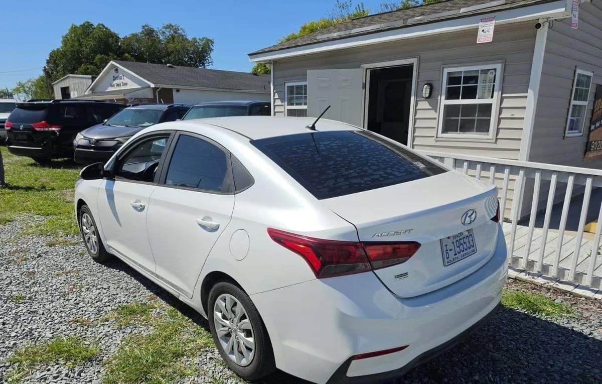 2020 HYUNDAI ACCENT SE 3