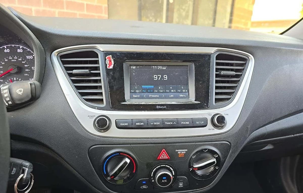 2020 HYUNDAI ACCENT SE 6