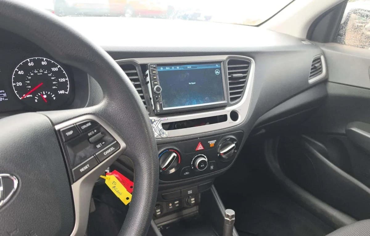 2020 HYUNDAI ACCENT SE 7