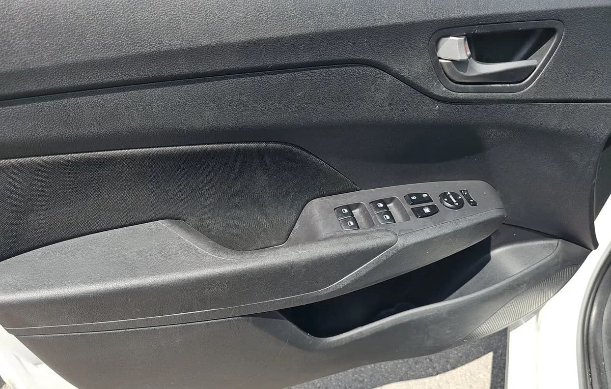 2021 HYUNDAI ACCENT SE 5
