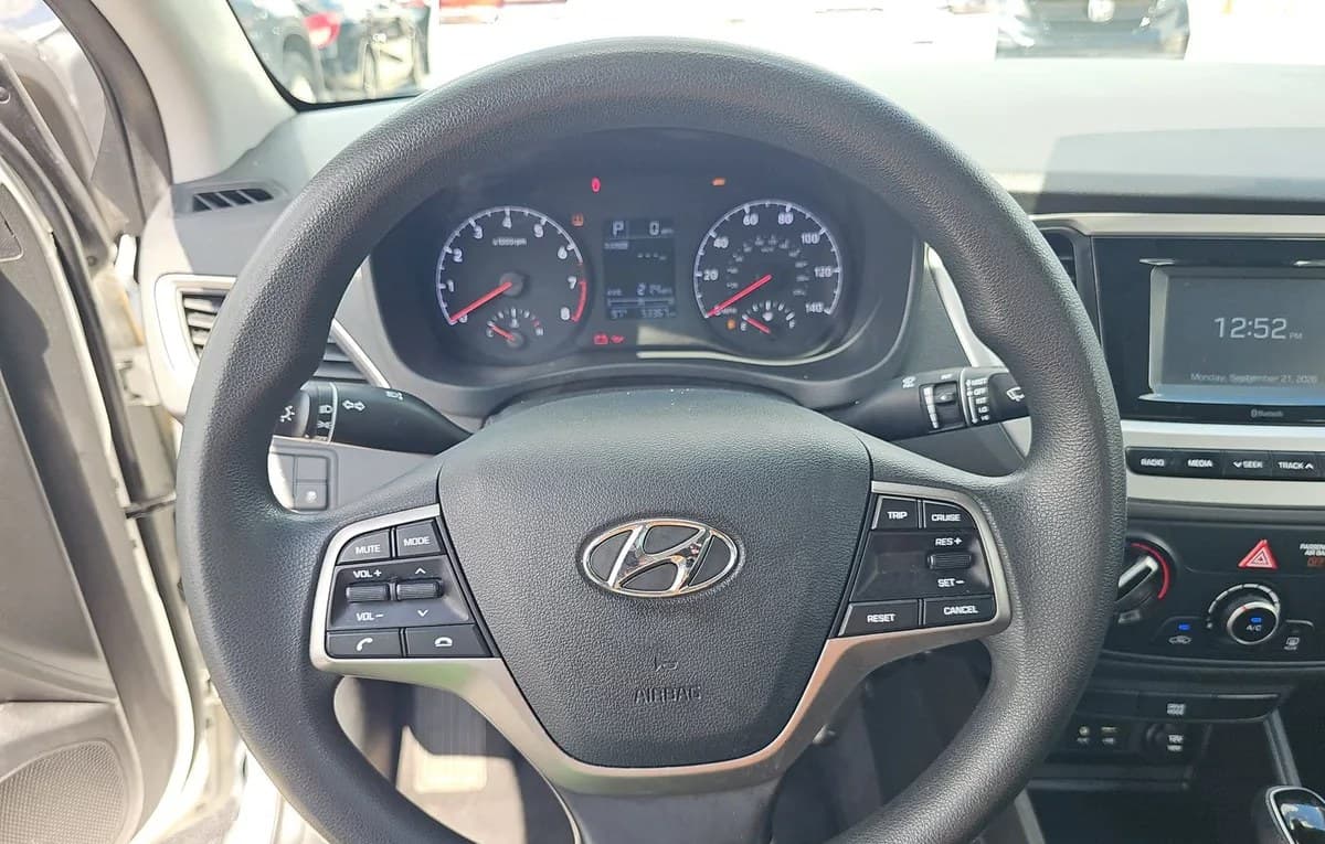 2021 HYUNDAI ACCENT SE 6