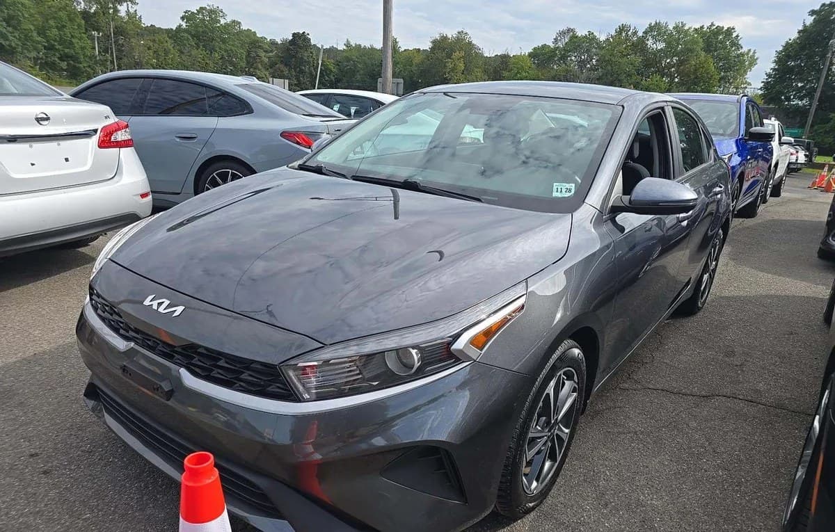 2023 KIA FORTE LXS 2