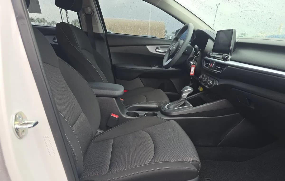 2023 KIA FORTE LXS 5