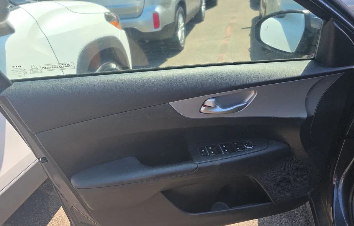 2023 KIA FORTE LXS 6