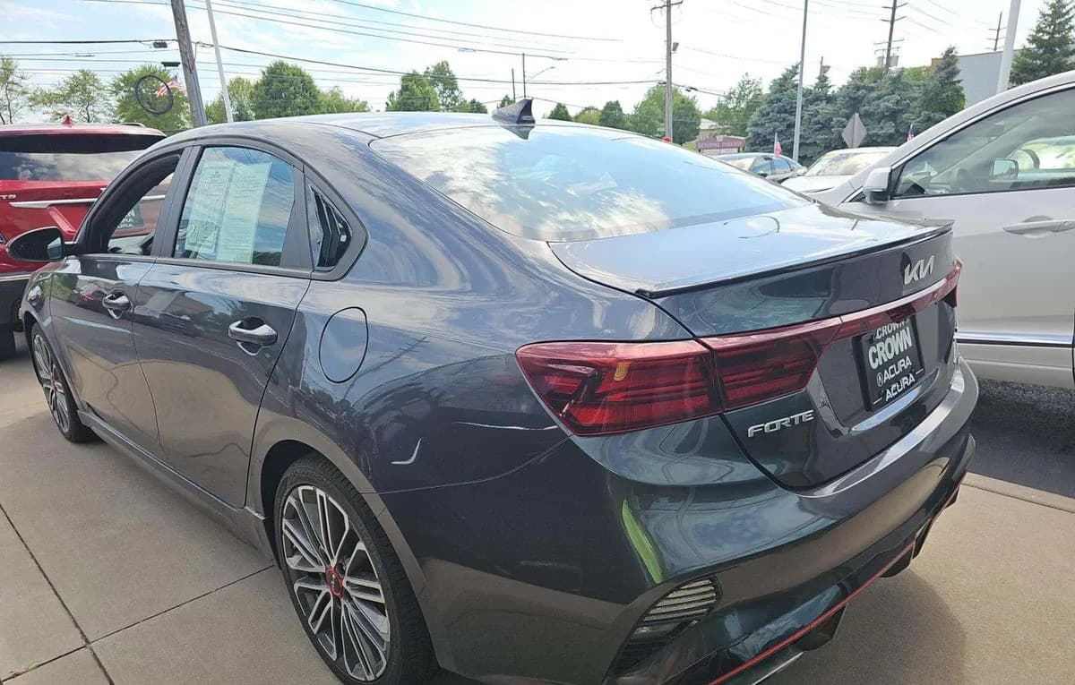 2023 KIA FORTE GT 3
