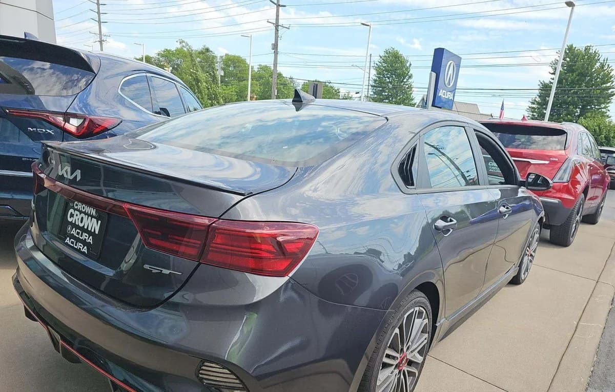 2023 KIA FORTE GT 4