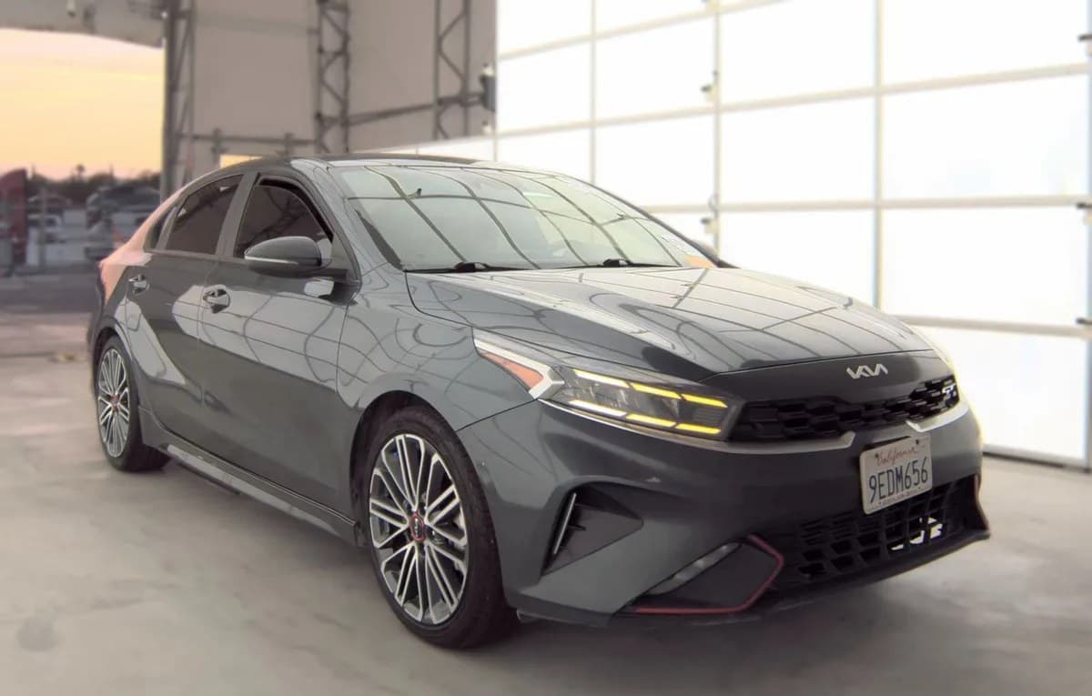 2023 KIA FORTE GT 4