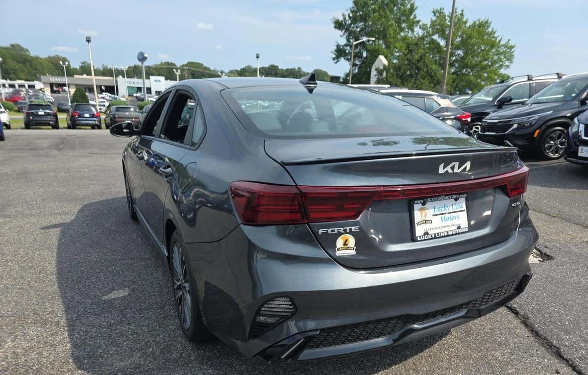 2023 KIA FORTE GT-Line 3