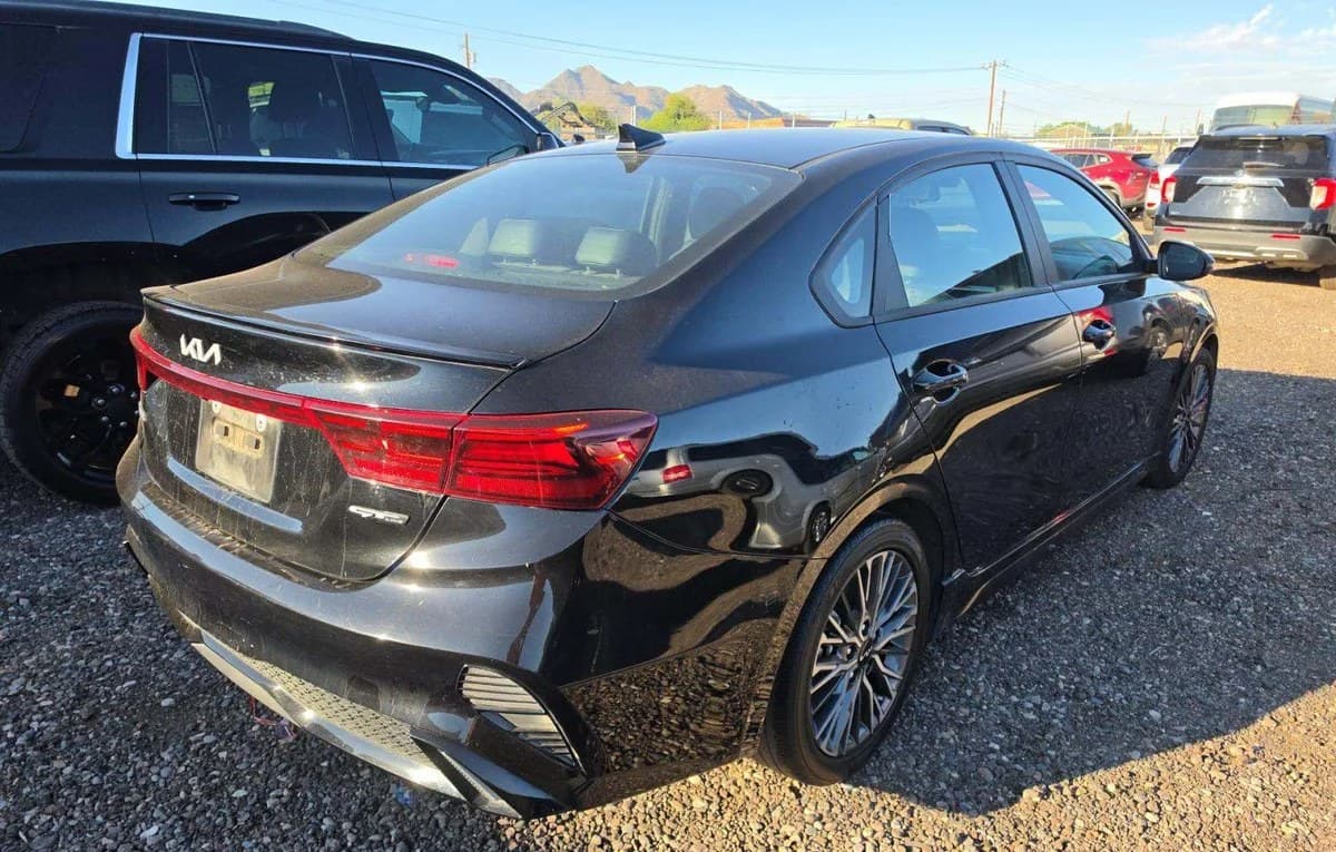 2024 KIA FORTE GT-LINE 4
