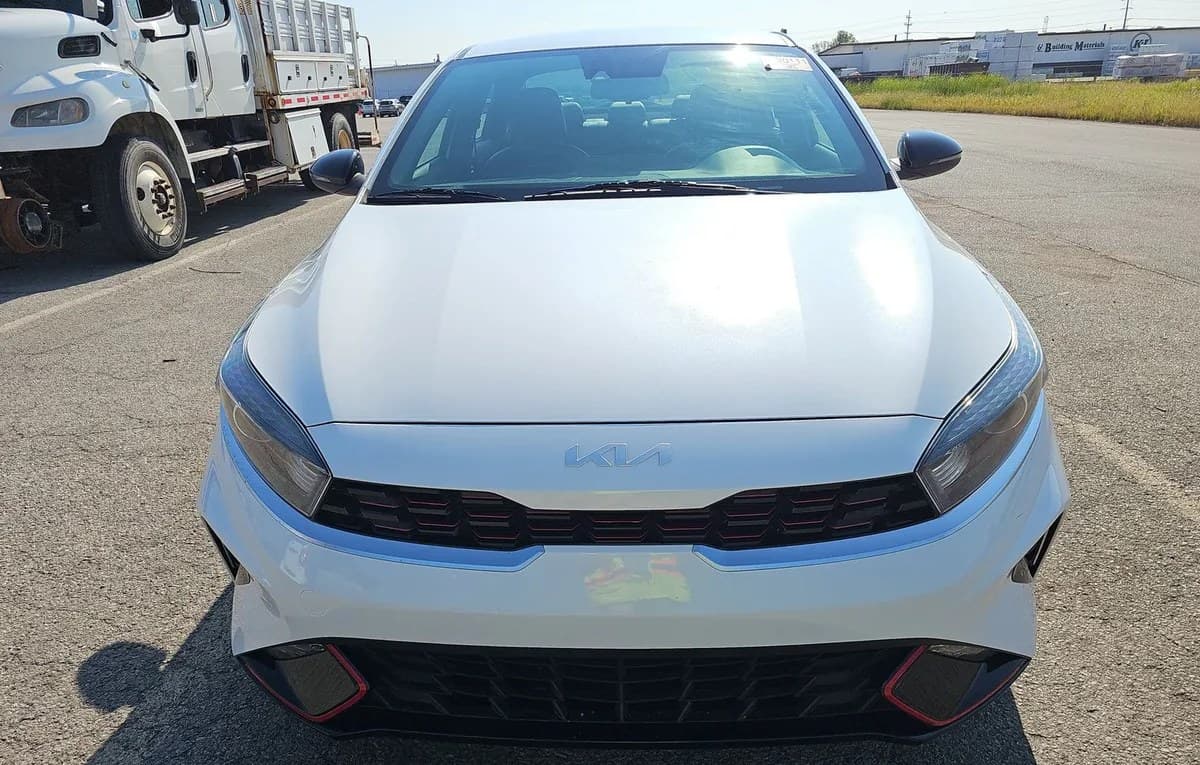 2022 KIA FORTE GT-Line 3