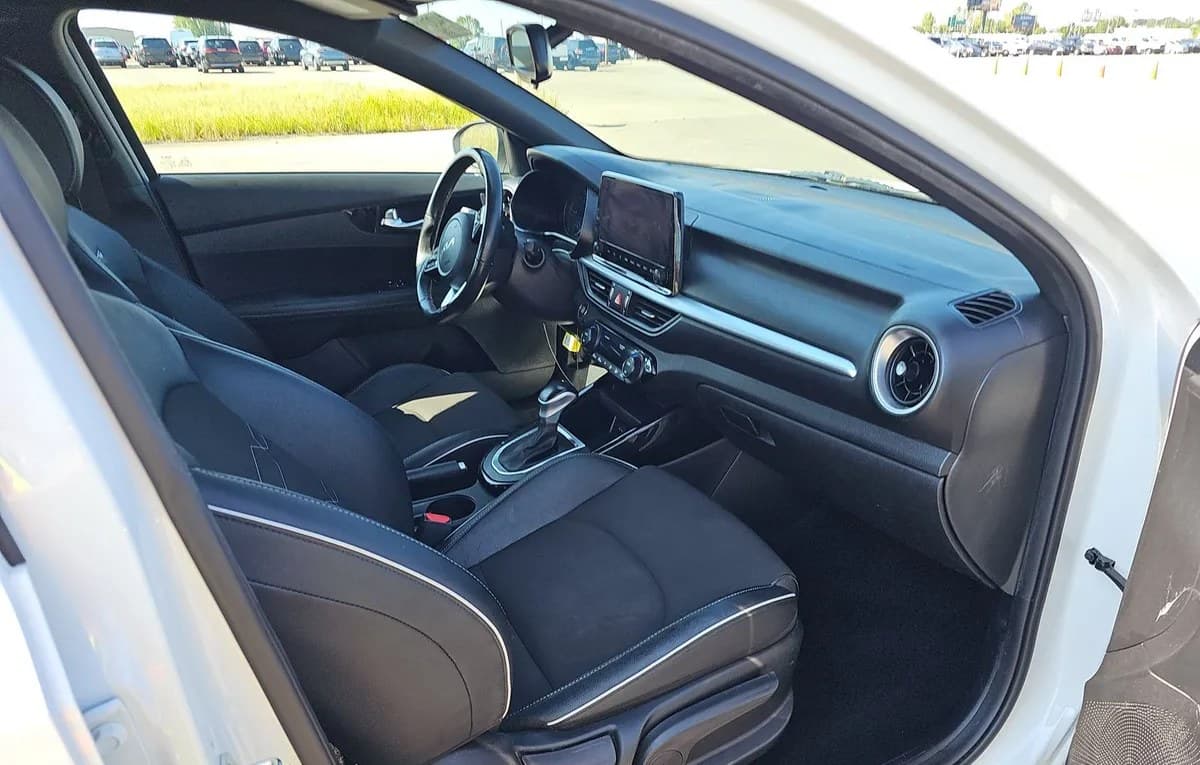 2022 KIA FORTE GT-Line 5