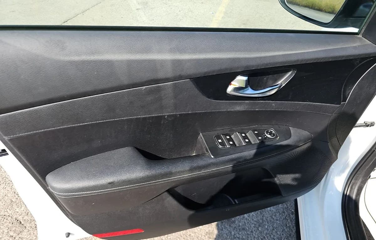 2022 KIA FORTE GT-Line 6