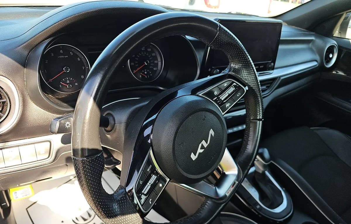 2022 KIA FORTE GT-Line 7