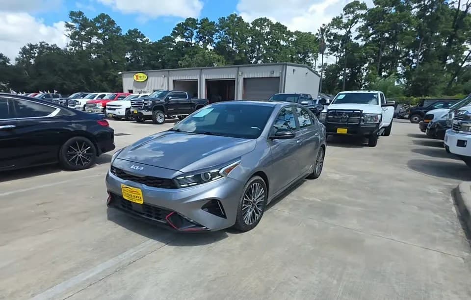 2023 KIA FORTE GT-Line 2