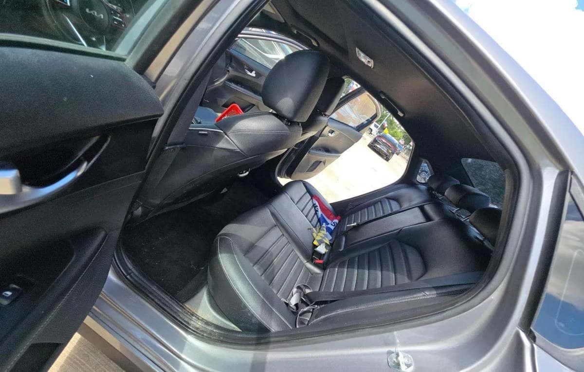 2023 KIA FORTE GT-Line 7